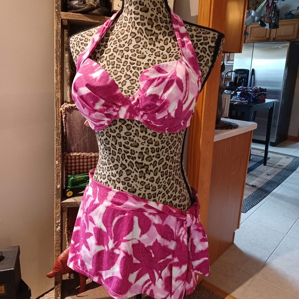 Tommy Bahama 34D top 10 bottom swimsuit